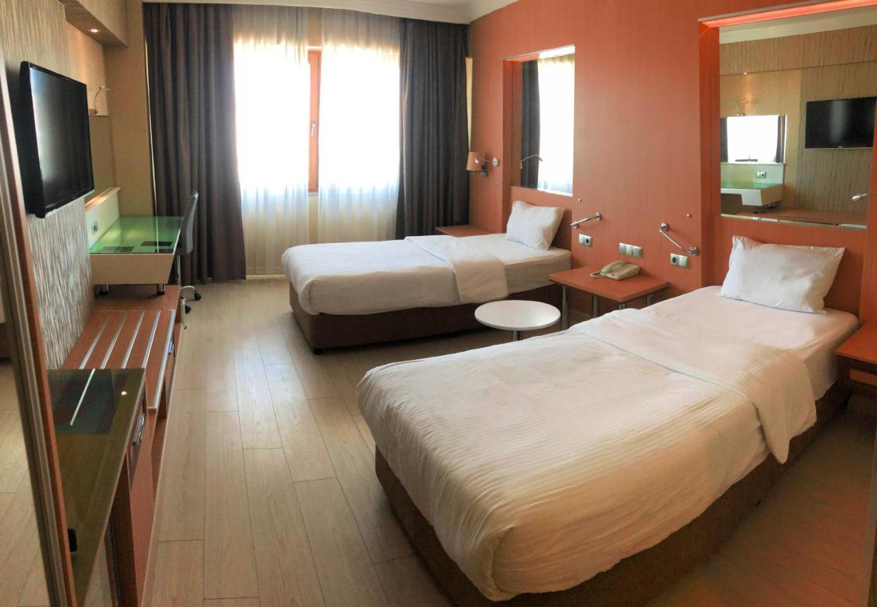 Ramada Uşak Exterior foto