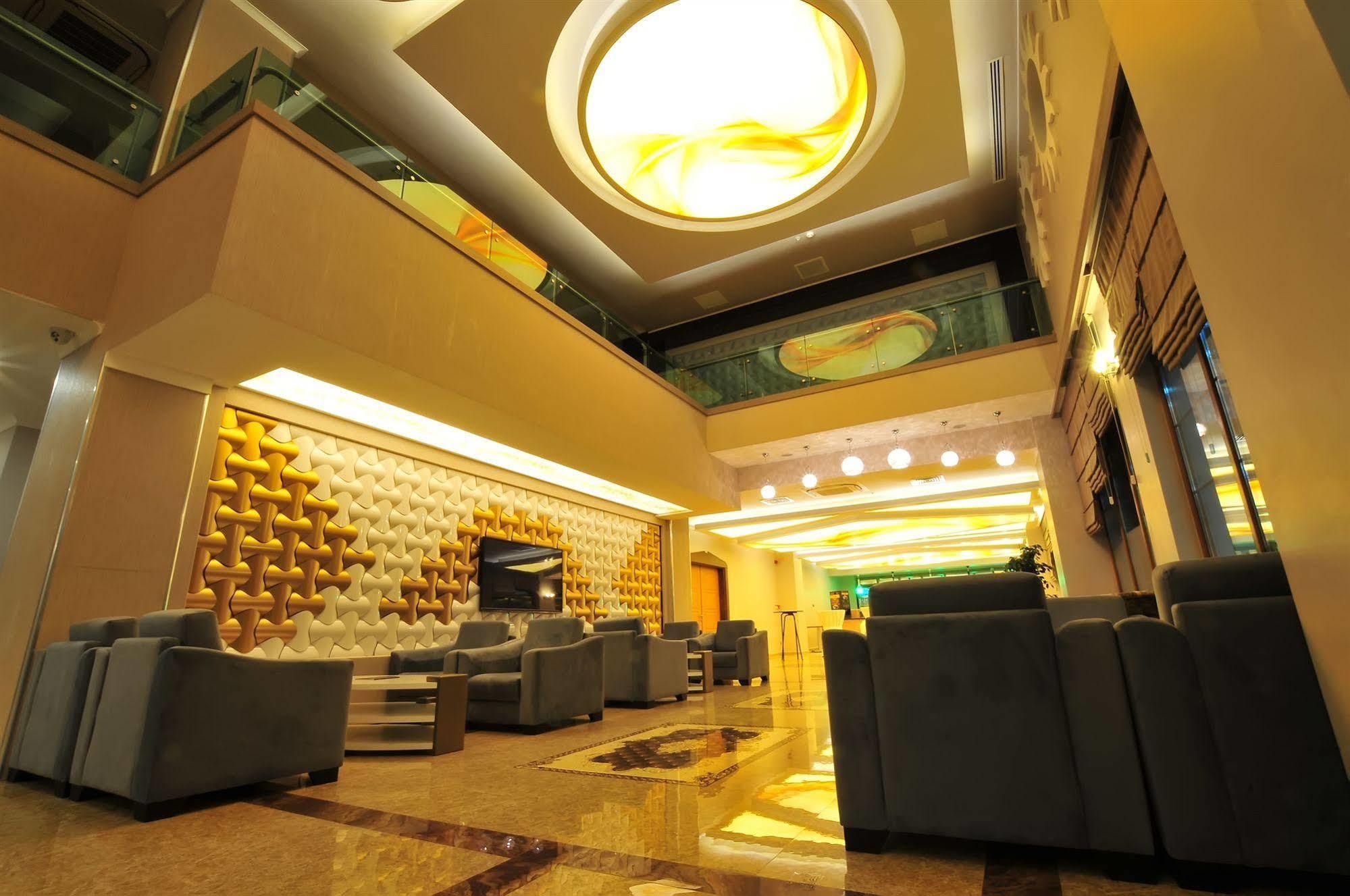 Ramada Uşak Exterior foto